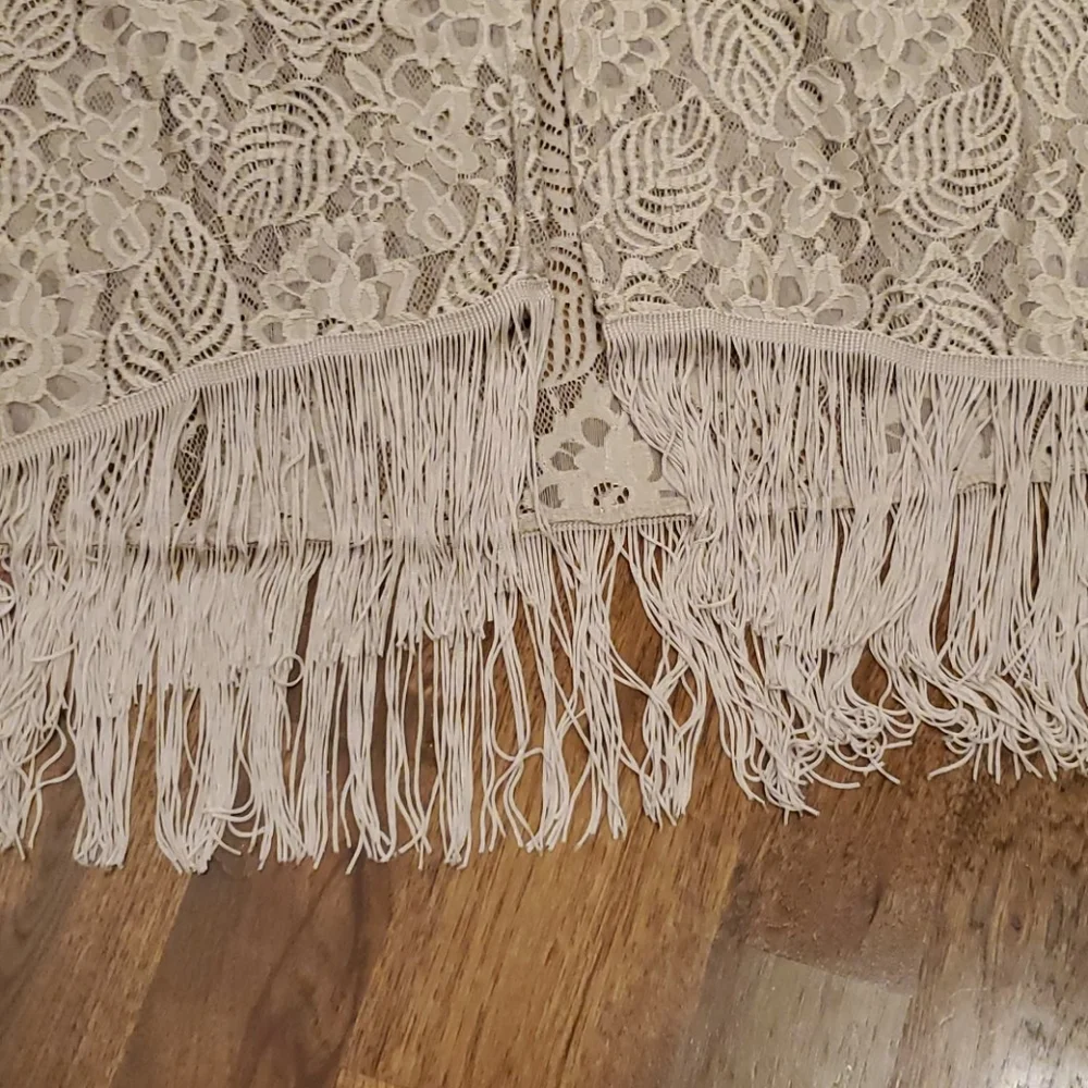 Womens beige lace kimono with fringe size XL